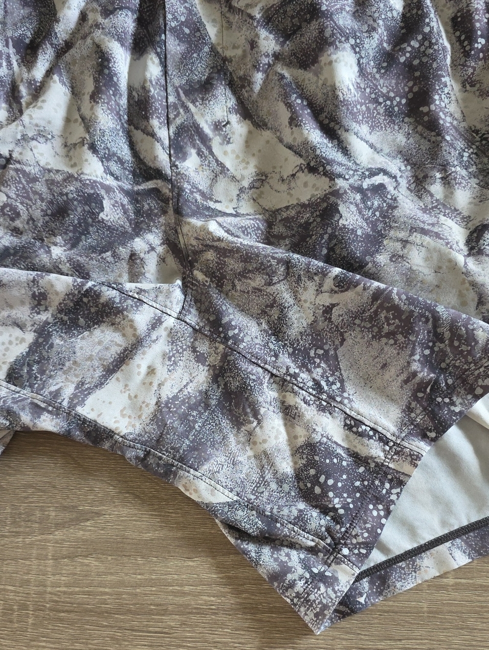 Lululemon Pace Breaker 6.5" Unlined Shorts Size XL - Picture 3 of 9